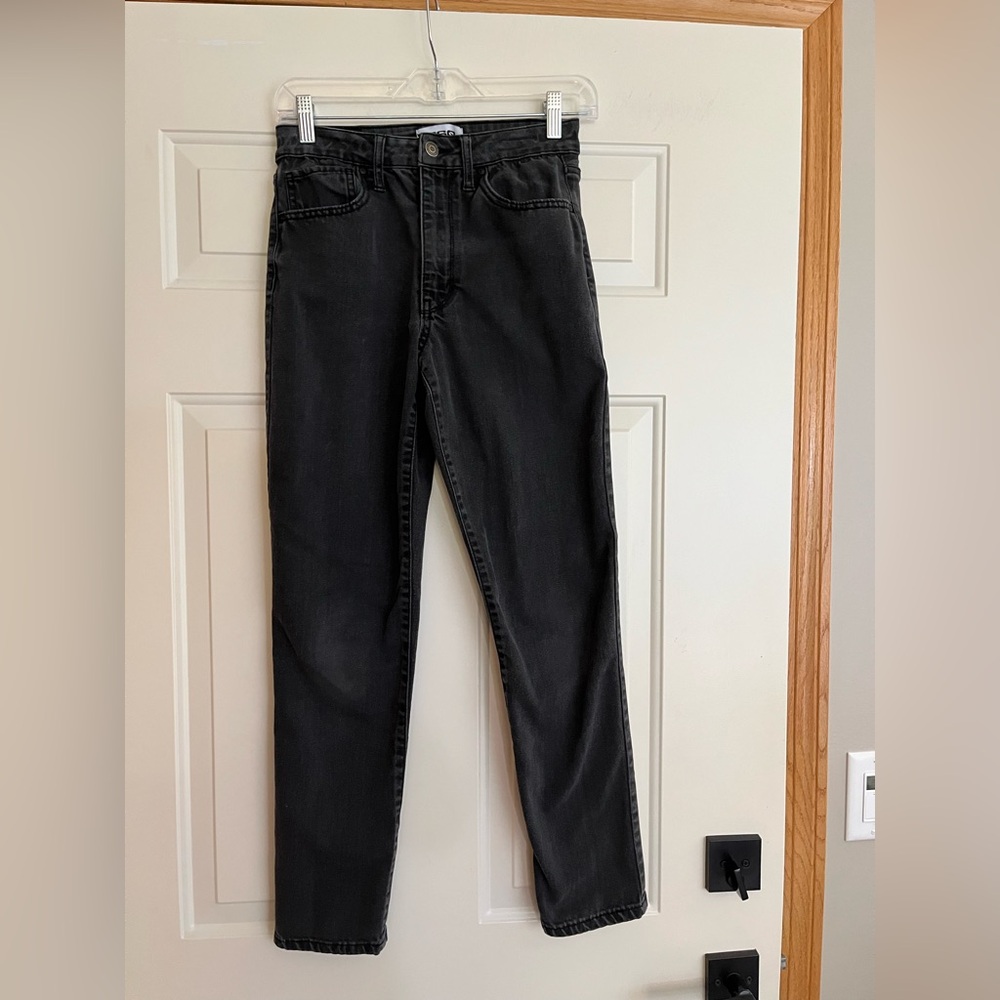 RSQ Women’s vintage mom black washed denim Jean. Size 26